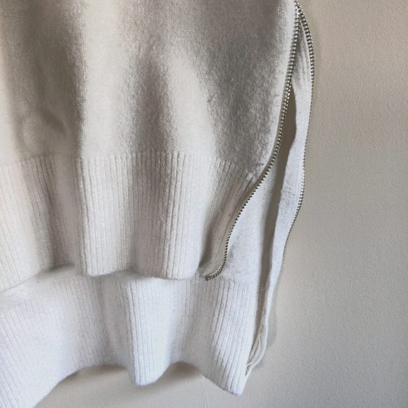 Design Lab sleeveless turtle neck sweater - Picture 2 of 4